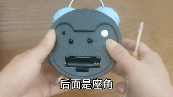 机械小闹钟怎么拆图解