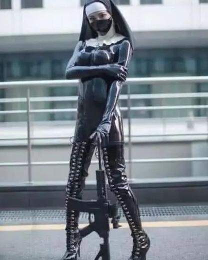 乳胶衣穿了15个小时