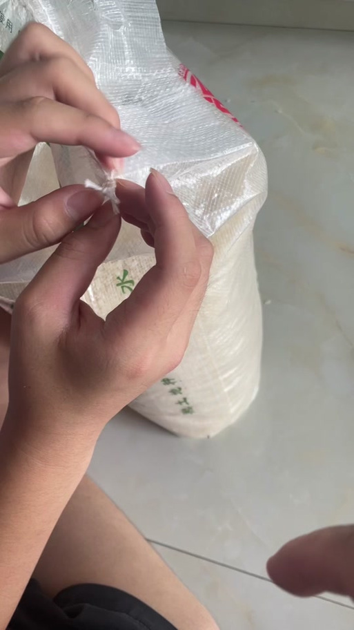 拆米袋的技巧